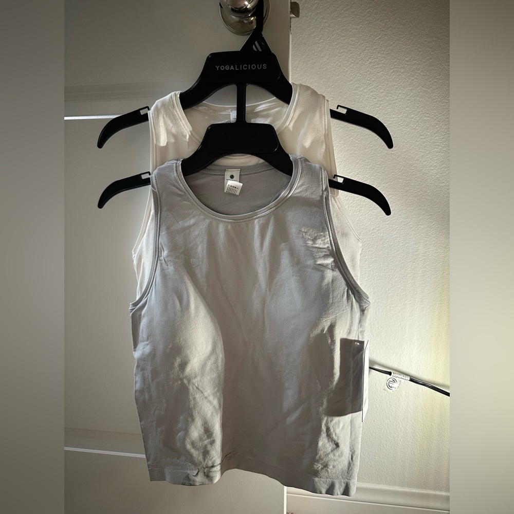 NWT Yogalicious Women's Gray and White Tank Tops (SIZE: S) - Picture 7 of 9